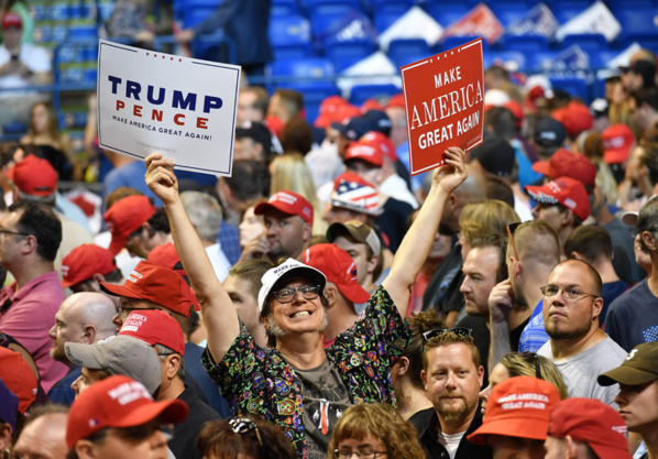 Les femmes et républicains aisés, déterminants pour les législatives américaines