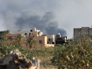 Des centaines de migrants évacués après des combats à Tripoli Des centaines de migrants évacués après des combats à Tripoli