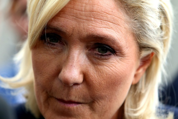 France: la justice ordonne un examen psychiatrique de Marine Le Pen, qui s'indigne France: la justice ordonne un examen psychiatrique de Marine Le Pen, qui s'indigne