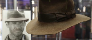 Le chapeau d'Indiana Jones adjugé près de 450.000 euros aux enchères à Londres