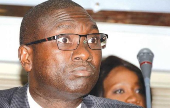 ISMAELA MADIOR FALL : « LE FOU DU ROI » ISMAELA MADIOR FALL : « LE FOU DU ROI »