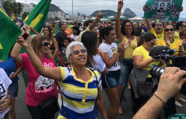 Présidentielle au Brésil: veillée d'armes avant un scrutin incertain Présidentielle au Brésil: veillée d'armes avant un scrutin incertain