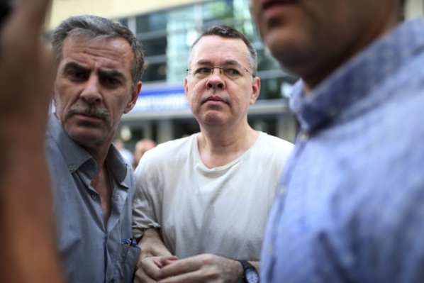 Le pasteur américain libéré a quitté la Turquie et est attendu samedi à Washington Le pasteur américain libéré a quitté la Turquie et est attendu samedi à Washington