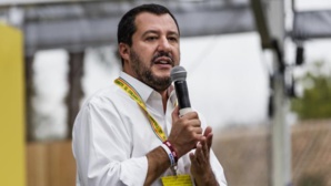 Italie: indignation après la décision de Salvini d'évacuer des migrants d'un village