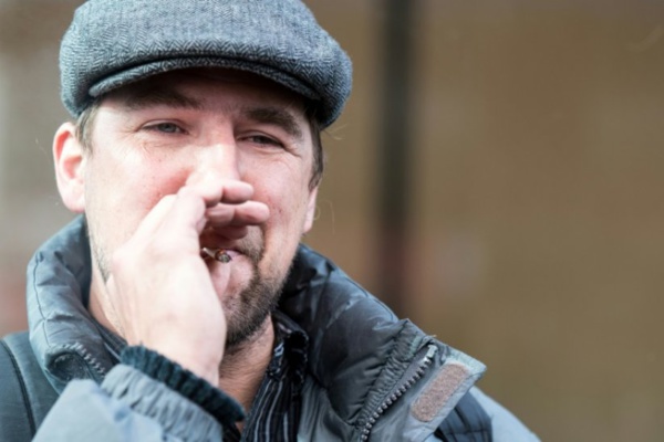 Un fumeur de cannabis canadien Un fumeur de cannabis canadien