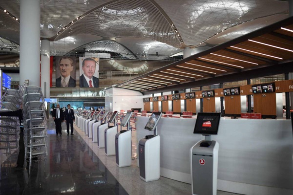 Erdogan inaugure à Istanbul un aéroport censé devenir le plus grand du monde