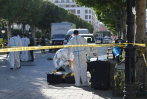 Attentat de Tunis: un acte "isolé" et "artisanal", selon les autorités Attentat de Tunis: un acte "isolé" et "artisanal", selon les autorités