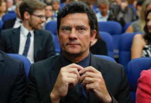 Brésil: Moro n'a pas encore décidé s'il prendra le ministère de la Justice Brésil: Moro n'a pas encore décidé s'il prendra le ministère de la Justice