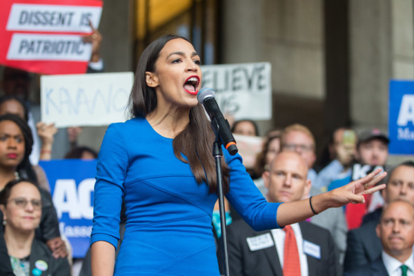 Ocasio-Cortez, la jeune prodige démocrate du Bronx bientôt à l'épreuve du Congrès