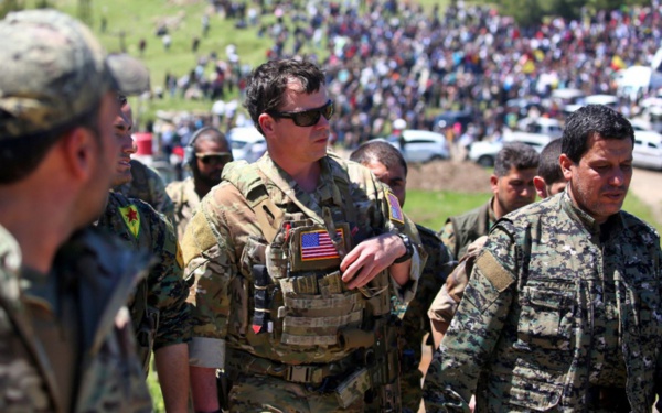 Syrie: l'armée américaine patrouille dans les zones kurdes à la frontière turque Syrie: l'armée américaine patrouille dans les zones kurdes à la frontière turque