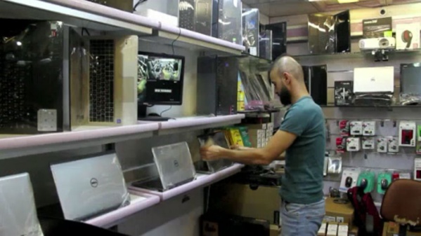 Irak: à Mossoul, l'argent circule mais loin des banques Irak: à Mossoul, l'argent circule mais loin des banques