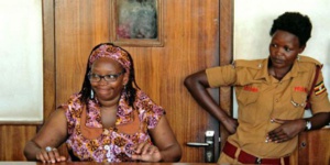 Ouganda: l'activiste Stella Nyanzi retourne en prison pour outrage au président Ouganda: l'activiste Stella Nyanzi retourne en prison pour outrage au président