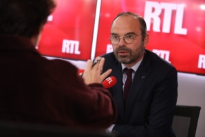 "Gilets jaunes" : "la loi s'applique", les blocages de routes seront sanctionnés, prévient Philippe