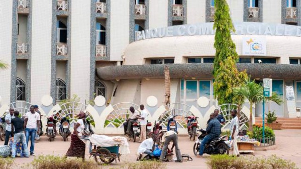 Burkina: Appel à une grève générale contre la hausse de l'essence