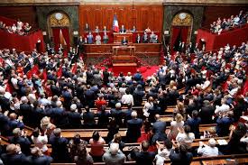 France: adoption finale des textes sur les fausses informations