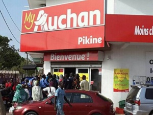 AUCHAN DEGAGE: le président Macky Sall a-t-il corrompu les dirigeants de l’Unacois Jappo ?