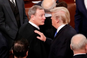 Trump dénonce une justice politisée et s'oppose au chef de la Cour suprême