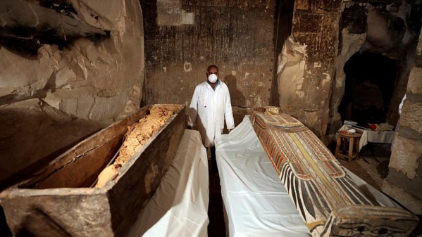 L'Egypte dévoile un tombeau et des sarcophages à Louxor L'Egypte dévoile un tombeau et des sarcophages à Louxor