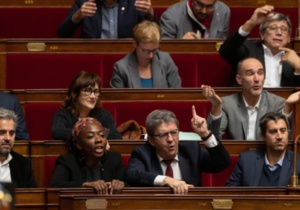 "Gilets jaunes": dépôt d'une motion de censure de gauche, après l'accord des députés PS "Gilets jaunes": dépôt d'une motion de censure de gauche, après l'accord des députés PS
