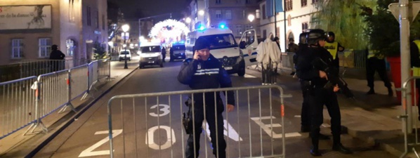 Strasbourg : deux morts et 12 blessés après des coups de feu tirés dans le centre-ville, le parquet antiterroriste saisi Strasbourg : deux morts et 12 blessés après des coups de feu tirés dans le centre-ville, le parquet antiterroriste saisi