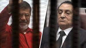 Mohamed Morsi (g) et Mohamed Hosni Moubarak