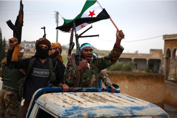 L'armée syrienne aux environs de Minbej après un appel à l'aide des Kurdes