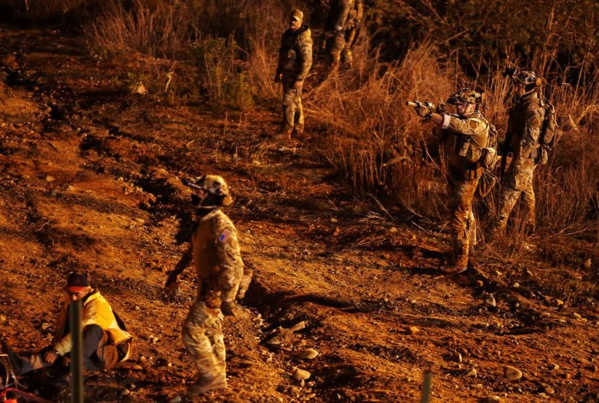 Les autorités US dispersent des migrants à la frontière mexicaine Les autorités US dispersent des migrants à la frontière mexicaine