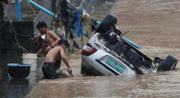 Philippines: Inondations et glissements de terrain font 85 morts