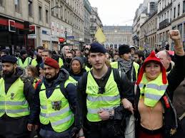 Les "Gilets jaunes" maintiennent la pression