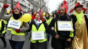 Des centaines de femmes Gilets jaunes manifestent au lendemain de l'acte VIII Des centaines de femmes Gilets jaunes manifestent au lendemain de l'acte VIII
