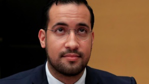 Benalla en garde à vue dans l'enquête sur ses passeports diplomatiques Benalla en garde à vue dans l'enquête sur ses passeports diplomatiques