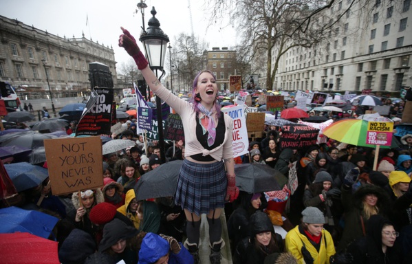 Les femmes manifestent contre Trump pour la troisième année consécutive Les femmes manifestent contre Trump pour la troisième année consécutive
