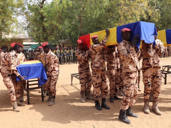 L’ONU rend hommage aux 10 Casques Bleus tchadiens tués à Aguelhok, au Mali L’ONU rend hommage aux 10 Casques Bleus tchadiens tués à Aguelhok, au Mali