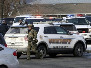 Un tireur ouvre le feu près de Chicago Un tireur ouvre le feu près de Chicago