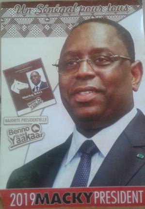 "La gueule de l'emploi": l'affiche électorale de Macky Sall