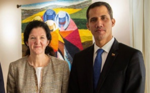 Juan Guaidó est accompagné par la sous-secrétaire d’État US