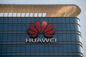 Huawei, le géant chinois, riposte face aux États-Unis Huawei, le géant chinois, riposte face aux États-Unis