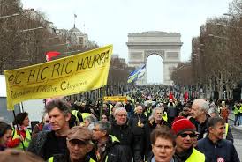 Gilets jaunes et roses pour un nouveau samedi d'action