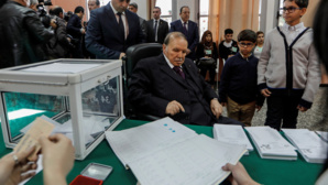 Algérie: Bouteflika renonce à un 5e mandat et reporte sine die la présidentielle Algérie: Bouteflika renonce à un 5e mandat et reporte sine die la présidentielle