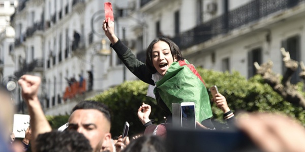 Algérie: les étudiants mobilisés dans la rue contre la "ruse" de Bouteflika