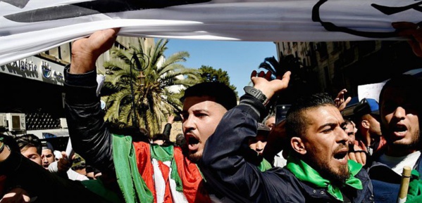 Gigantesque mobilisation en Algérie pour un vendredi test contre Bouteflika