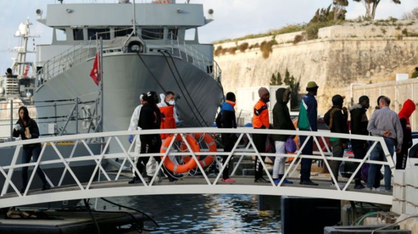 Les migrants de Sea-Eye arrivent à Malte avant d'être répartis en Europe