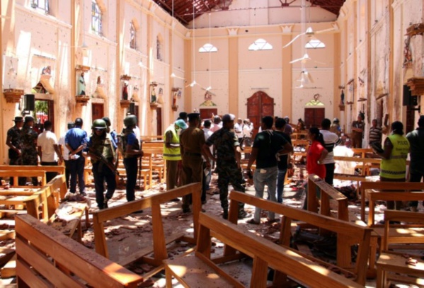 Le Sri Lanka frappé par des attentats suicides, 290 tués
