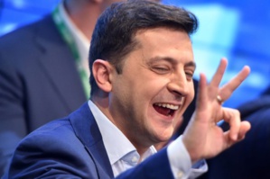 Ukraine: après le triomphe du comédien Zelensky, une nouvelle page porteuse d'espoirs et de craintes