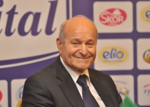 Cinq milliardaires algériens arrêtés dans le cadre d'une enquête anti-corruption Cinq milliardaires algériens arrêtés dans le cadre d'une enquête anti-corruption