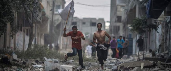 Syrie : Une enquête sans précédent révèle que la coalition dirigée par les États-Unis a tué plus de 1 600 civils pris au piège dans Raqqa Syrie : Une enquête sans précédent révèle que la coalition dirigée par les États-Unis a tué plus de 1 600 civils pris au piège dans Raqqa