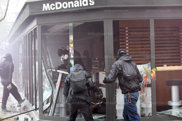 1er-Mai à Paris: Castaner annonce de la fermeté face aux risques de débordements 1er-Mai à Paris: Castaner annonce de la fermeté face aux risques de débordements