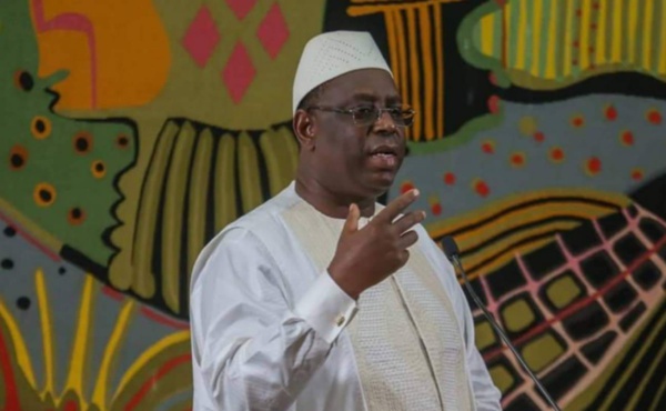 Macky Sall: "L'Etat n'a pas les moyens d'augmenter les salaires dans la fonction publique." Macky Sall: "L'Etat n'a pas les moyens d'augmenter les salaires dans la fonction publique."