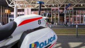 Le chef de la sûreté de l'aéroport de Genève arrêté dans une affaire de corruption Le chef de la sûreté de l'aéroport de Genève arrêté dans une affaire de corruption