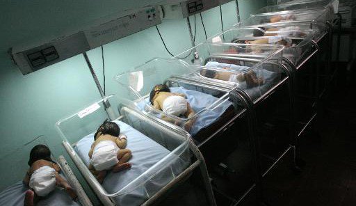 Trop de bébés sont trop petits à la naissance, selon l'OMS